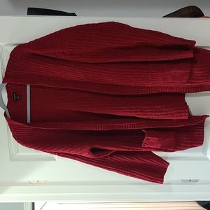 Wine colored sweater with metallic detail